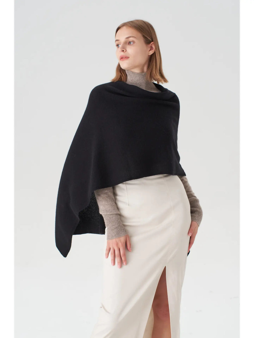 Pissenlit Cashmere Topper in Black