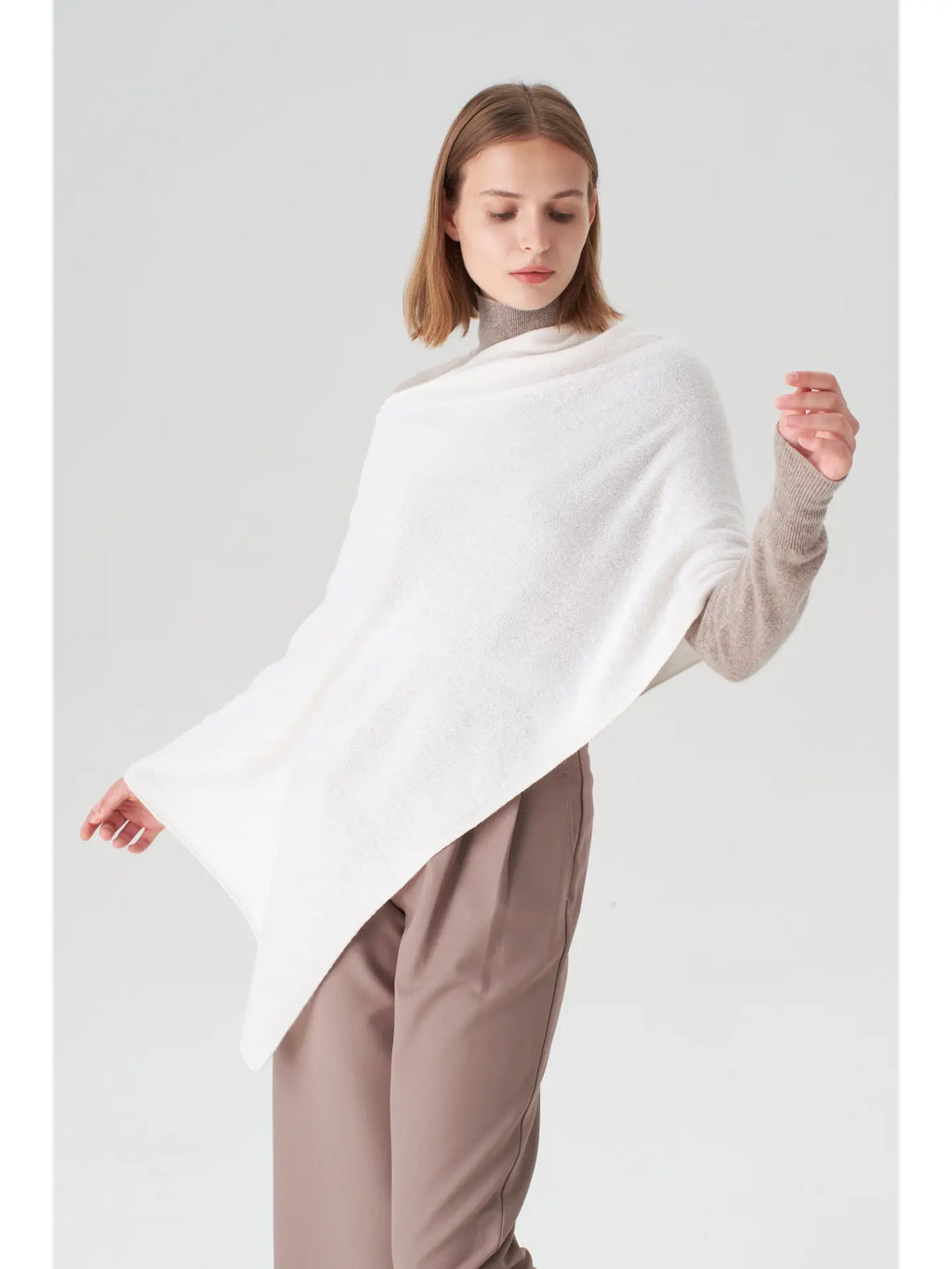 Pissenlit Cashmere Topper in Snow