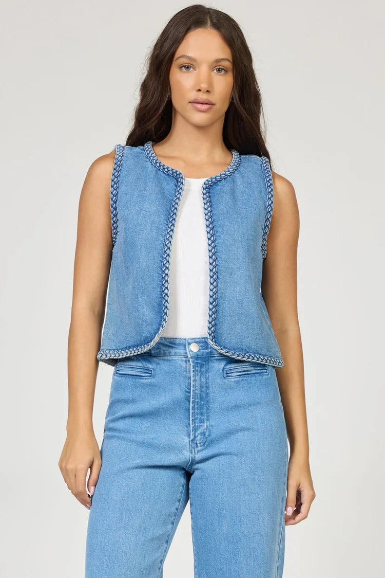 Abby Vest in Wyatt
