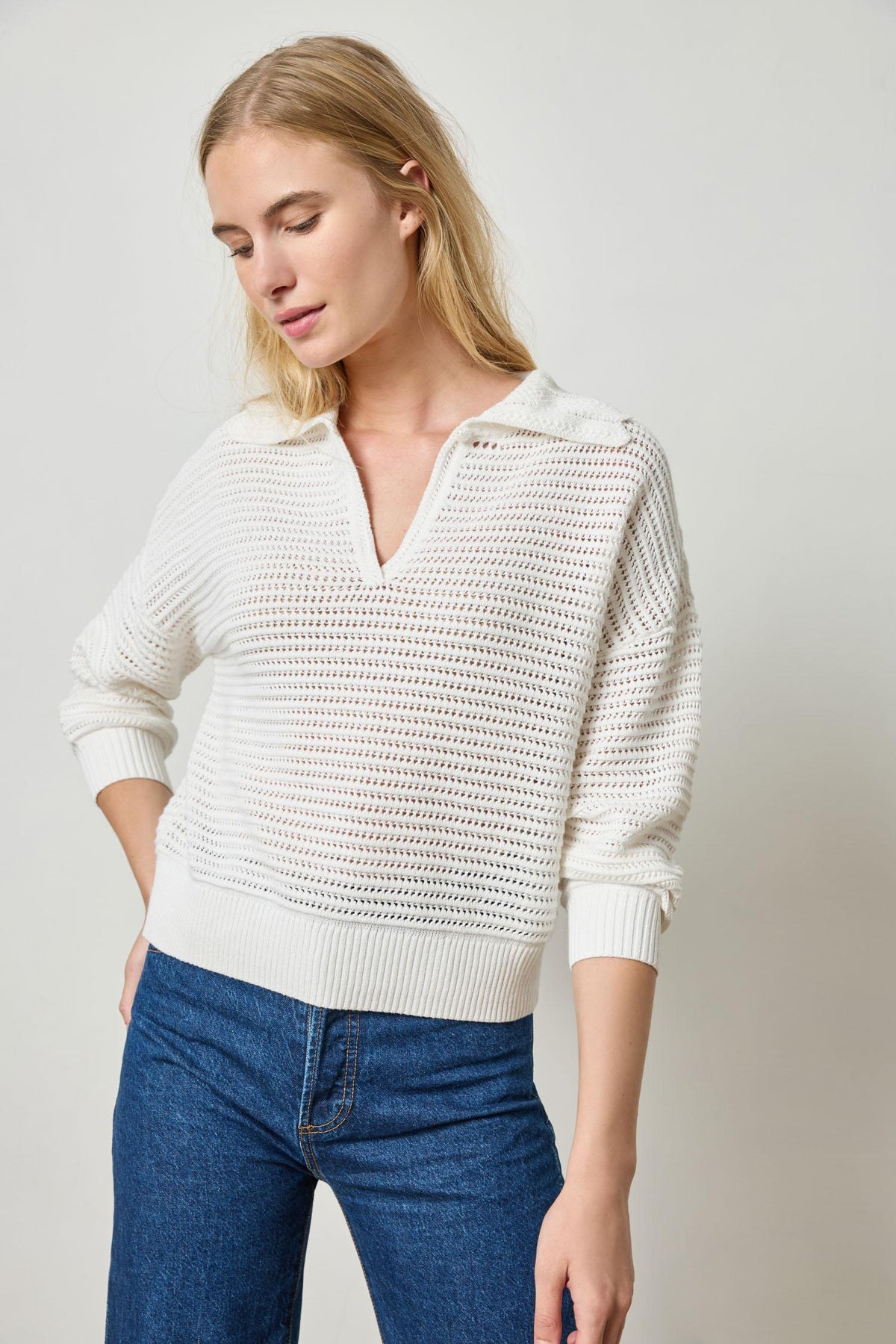 Scalloped Collar Sweater : White