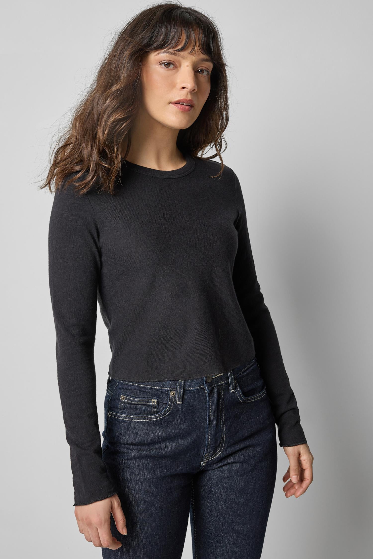 Long Sleeve Cropped Tee in Black