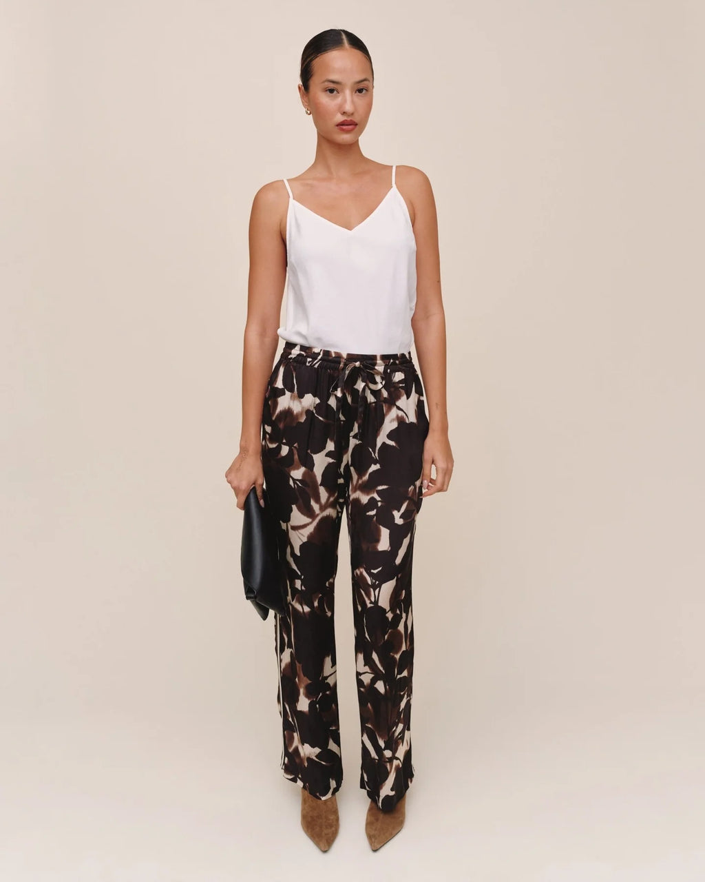 Bella Dahl Dressed Up Track Pant With Stripe - Shadow Floral Print
